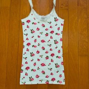 White and pink flowers tank top size M cotton Abercrombie